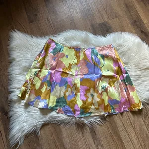 ASTR Dana Mini Skirt In Floral Satin thumbnail 6