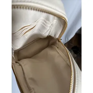 Universal Threads Crossbody Bag Womens Small Light Beige Zip Pockets Adjustable thumbnail 6