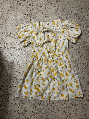 Sim & Sam White Floral Tie-Front Mini Dress with Puff Sleeves med thumbnail 2