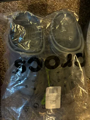 Crocs Brand New thumbnail 1