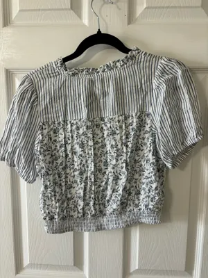 American Eagle Blue Floral Top thumbnail 3