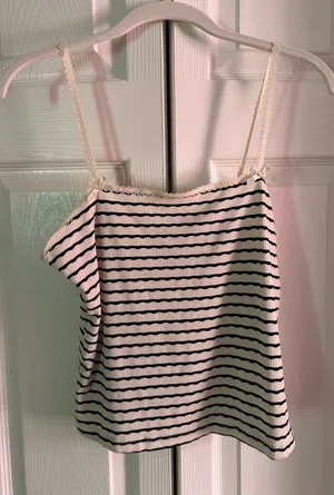 American Eagle lightweight cami top thumbnail 1