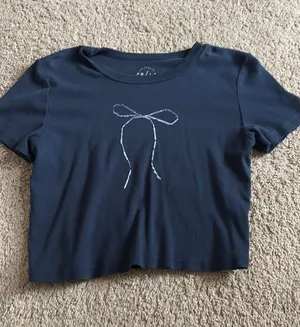 Navy Bow Baby tee Blue Size M thumbnail 1