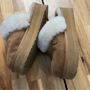 Fireside by Dearfoams Faux Shearling Suede Slippers Womens 7 Brown Cozy thumbnail 2