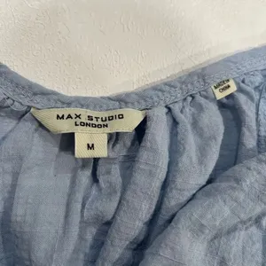Max Studio London Blue Embroidered Peasant Blouse Women’s Size M thumbnail 3