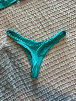 Dippin' Daisy's Bikini Set thumbnail 3