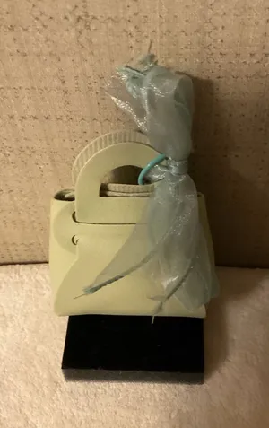 Pale Green Key & Card Holder with Light Green Ribbon Accent thumbnail 1