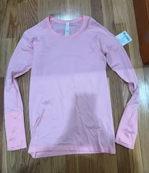 Lululemon Swiftly Tech Long Sleeve thumbnail 1
