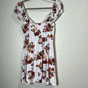 Justify Floral White Dress with Red and‎ Pink Roses M thumbnail 4