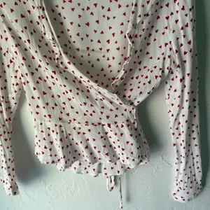 Rails‎ Small Wrap Top Simone Smitten Hearts White Blouse Coquette Style thumbnail 3