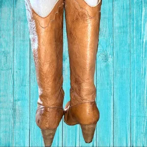 Sam Edelman camel colored cowgirl boots! Cute feather design! thumbnail 7