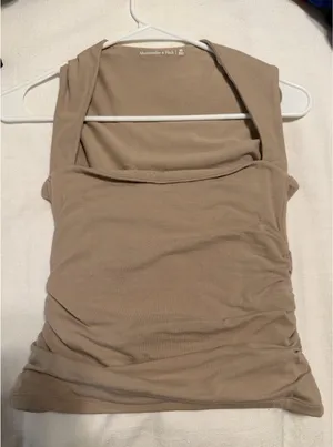 Abercrombie and Fitch top cream XS thumbnail 1