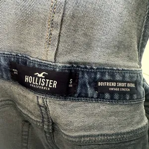 Hollister Women’s Small Blue Denim Boyfriend Overalls thumbnail 4