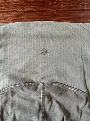 Lululemon Blissful Bend Super High-Rise Short 8", Army Green Size 0 work out thumbnail 4