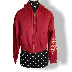 Disney Womens Juniors Hoodie Size XS S Winnie the‎ Pooh Burgundy Cropped Hood thumbnail 3