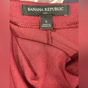 Banana Republic Women's Dark Burgundy Crew Neck Blouse Size S thumbnail 4