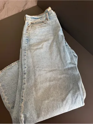 Abercrombie & Fitch Light Wash Mid Rise Slouchy Jean NWT Size 14 thumbnail 2