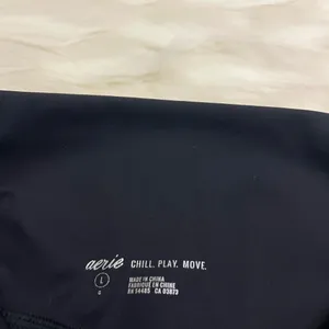 Aerie Chill Play Move Biker Shorts Black Size L High Rise Pockets 7” thumbnail 3