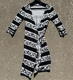 Diane von Furstenberg Julian Two Silk Wrap Dress US Size 6 Black White thumbnail 1