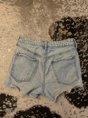 Old Navy Shorts Denim Distressed thumbnail 4