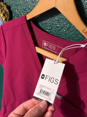 Figs Technical Collection Catarina One Pocket Short Sleeve V-Neck Sz Small NWT P thumbnail 2