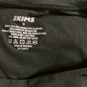 SKIMS Fits Everybody T-Shirt M thumbnail 3