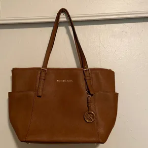Michael Kors Jet Set Saffiano Tote Bag thumbnail 1