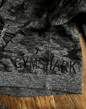Gymshark Camo Seamless Long Sleeve Crop Top thumbnail 3