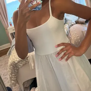 White dress thumbnail 3