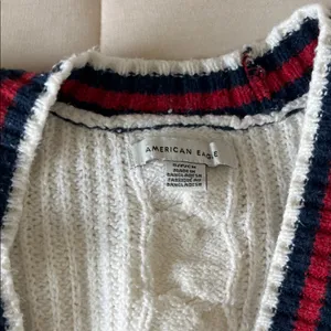 American Eagle Classic White Cable Knit Cardigan with Navy and Red Accents thumbnail 2
