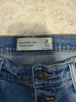 Abercrombie and Fitch Jeans thumbnail 3