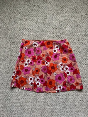 Urban Outfitters Skirt with Colorful Flowers S thumbnail 2