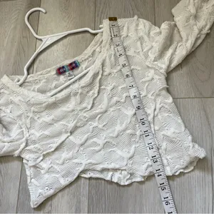 Urban Outfitters Lace Textured Asymmetrical Long Sleeve Crop Top White (Medium) thumbnail 3