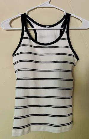 Uniqlo Tank Top Built-In Bra Ribbed thumbnail 1