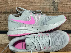 Women’s Nike pink and gray thumbnail 2