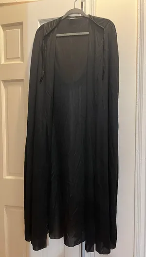 Spirit Halloween Black Witch’s Cloak thumbnail 1
