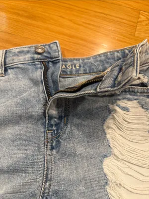 American Eagle women’s mom Jean shorts size 00. thumbnail 2
