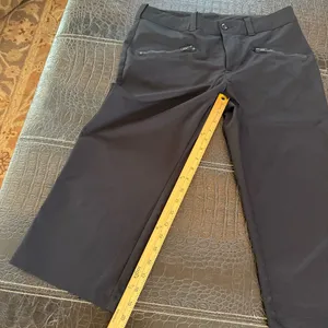 FILA Sport Womens Size 8 Logo Capri Golf Athletic Pants Zippered Pockets thumbnail 4