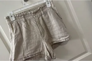 Hollister Linen Blend High-Rise Shorts thumbnail 1
