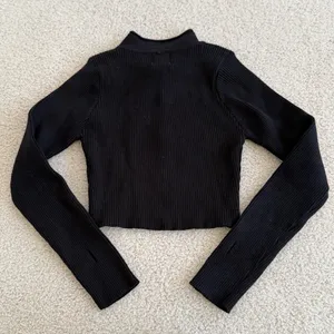 Princess Polly Black Quarter Zip Crop Long Sleeve (Blanco Top) thumbnail 5