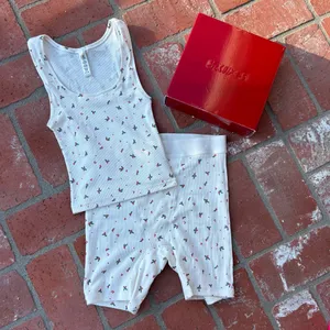 Brand New SKIMS Set Size S thumbnail 1