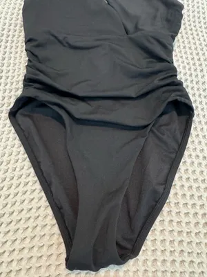 Seafolly One Shoulder Cutout One Piece Swimsuit Size 10 Black Summer Vacation thumbnail 6