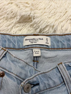 Abercrombie & Fitch The Dad Short - High Rise thumbnail 2