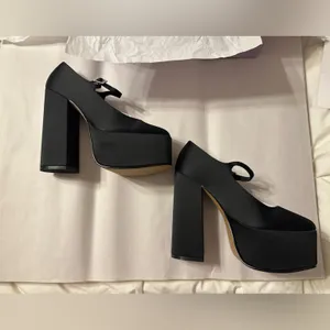Lisa Vicky Black Satin Platform Heels - NIB - Size 7.5 thumbnail 2