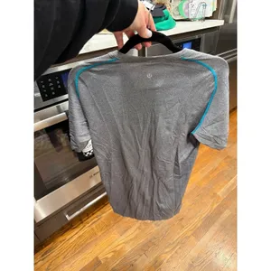 Lululemon Athletica Mens small Short sleeve athletic‎ Shirt Tee thumbnail 3