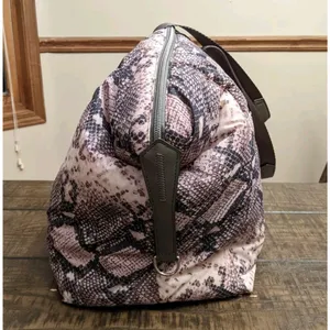 EUC Stella & Dot Crush It Snake Carry On Overnight Weekender Tote Travel Bag thumbnail 3