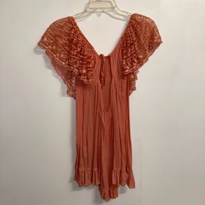 PRE-OWNED Urban Outfitters x Kimchi Blue Embroidered Flutter Sleeves Romper S thumbnail 2