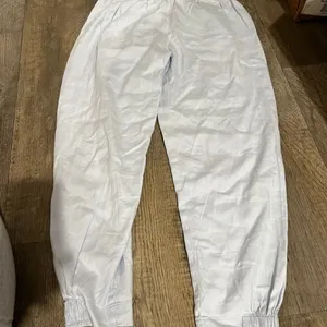 Babaton small blue‎ linen blend pants thumbnail 3