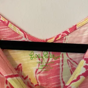 Lilly Pulitzer Pink Yellow Floral Cotton T-Shirt V-neck Preppy Women's size XS thumbnail 2
