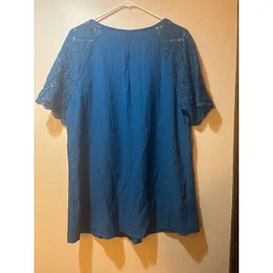 Woman’s Shirt Size XL no brand thumbnail 4